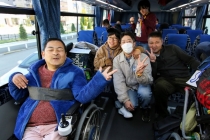 リフトバスを使って車椅子に乗ったまま快適旅行！
